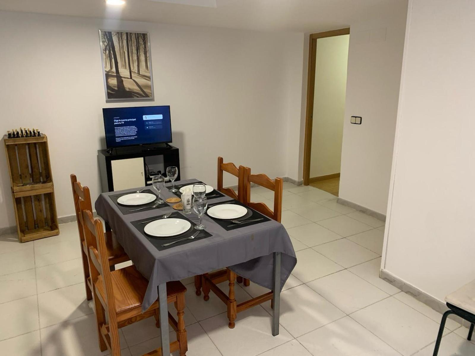 Ferienwohnung Apartamento Completo Para 8 Personas A 5 Minutos Del Aeropuerto E Ifema Madrid Exterior foto